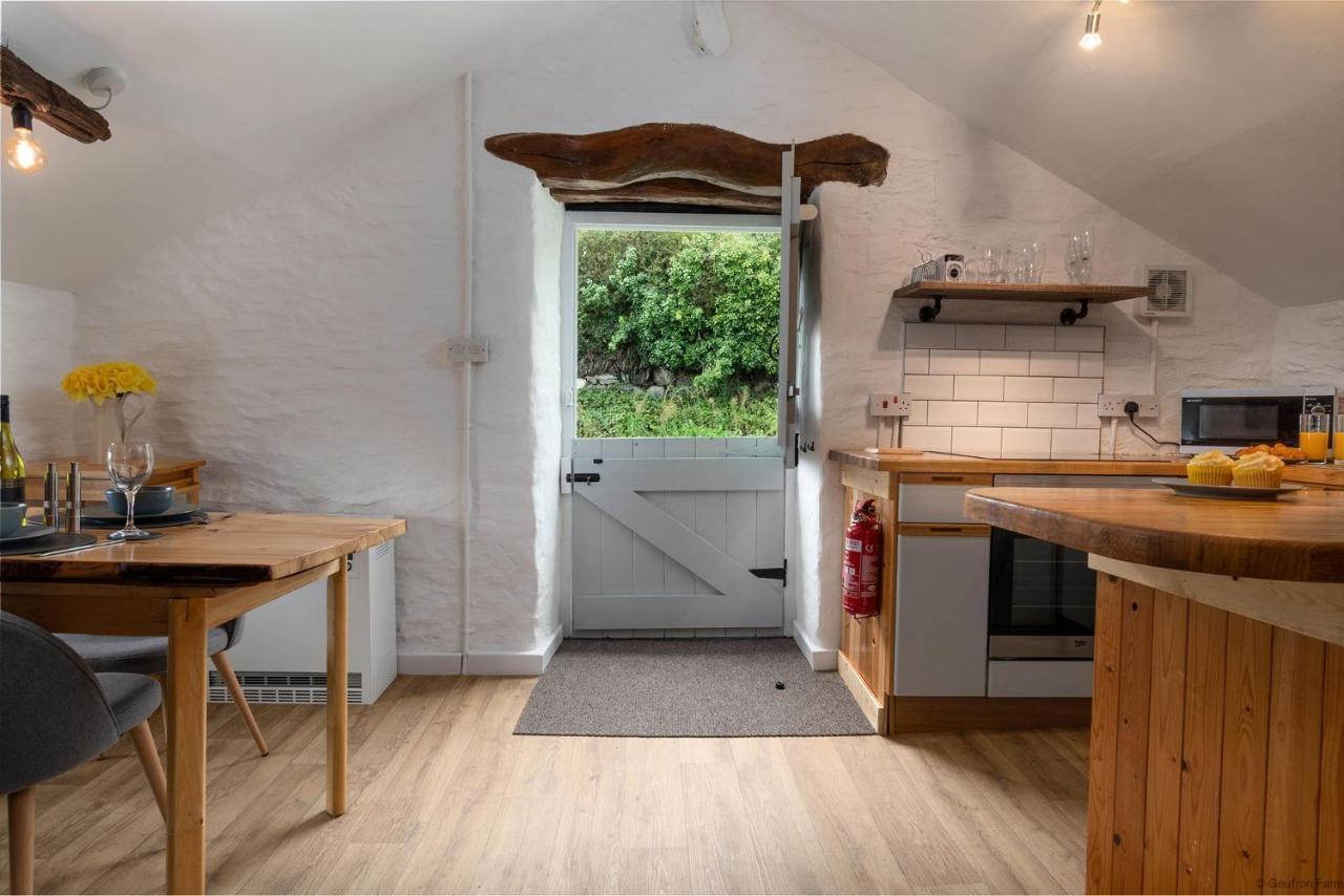 Dog Friendly Cottage, Geufron Farm Near Tywyn Bryn-crug Экстерьер фото