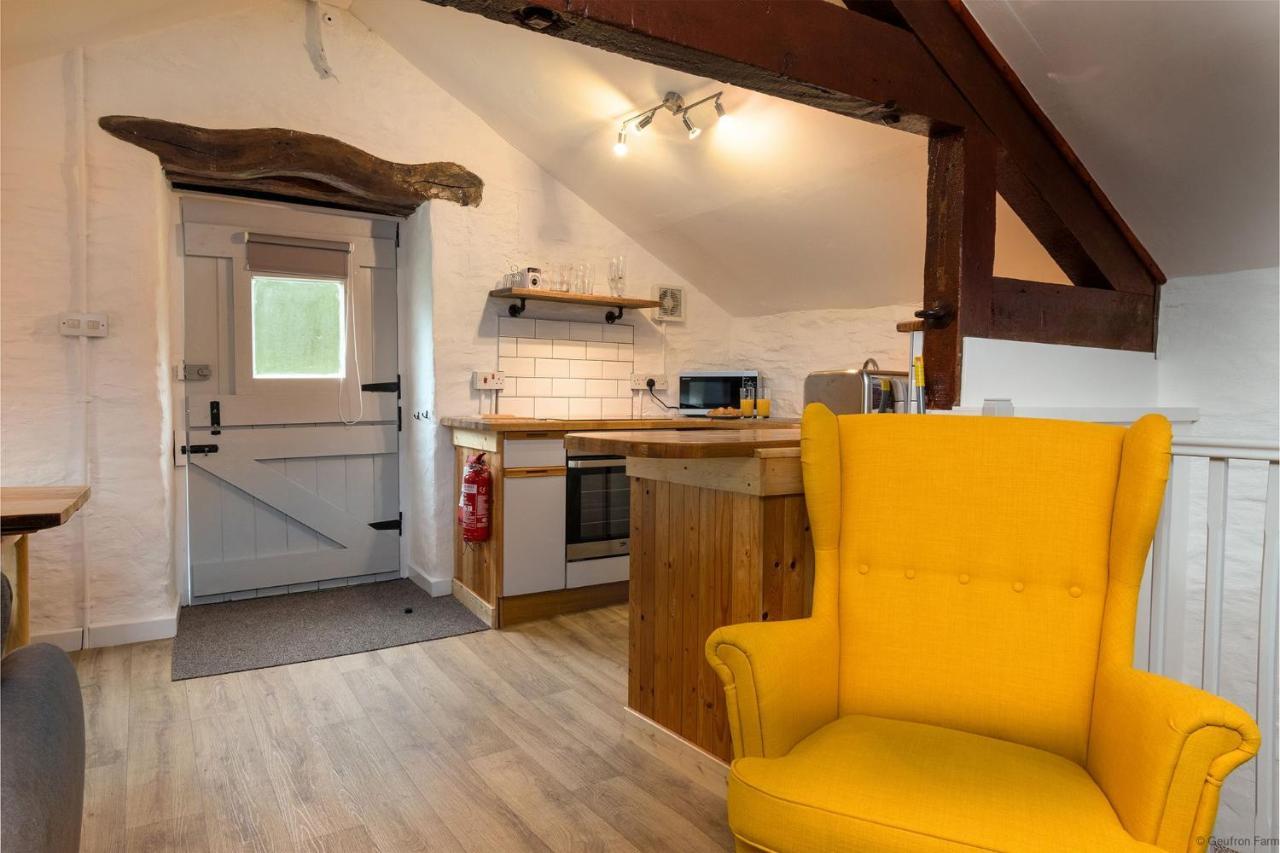 Dog Friendly Cottage, Geufron Farm Near Tywyn Bryn-crug Экстерьер фото